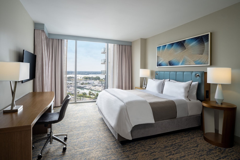 Premium Room, 1 King Bed, Marina View
