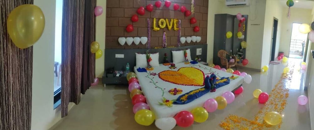Deluxe Room - Photo 5