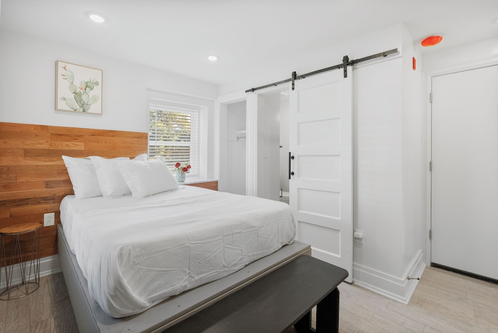 Comfort Suite, 1 Double Bed, Private Bathroom