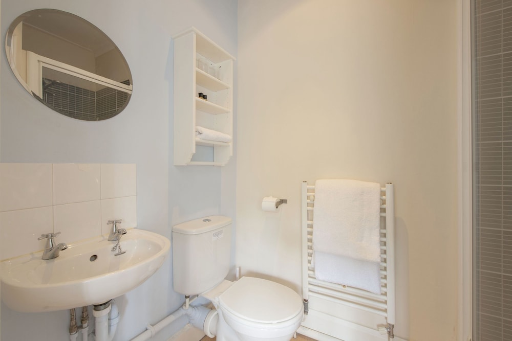 Economy Double Room, Ensuite (501) - Photo 3