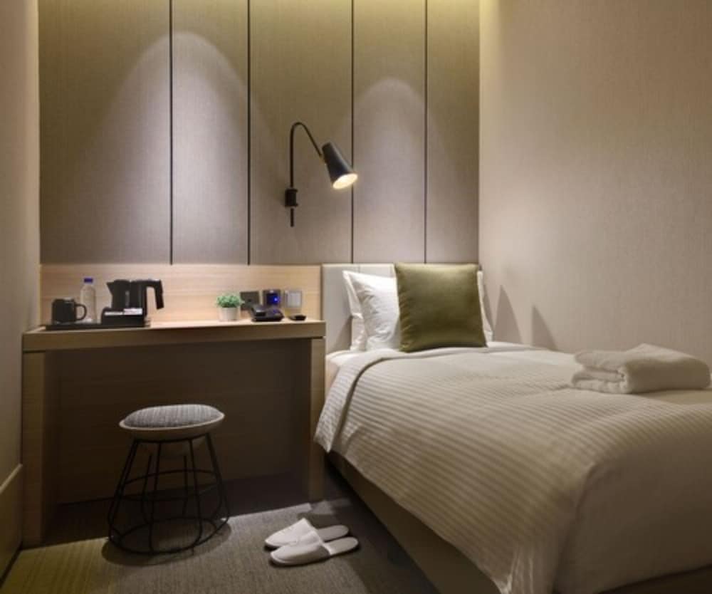Solo Room (6 Hours) with Meal, Shared Bathroom