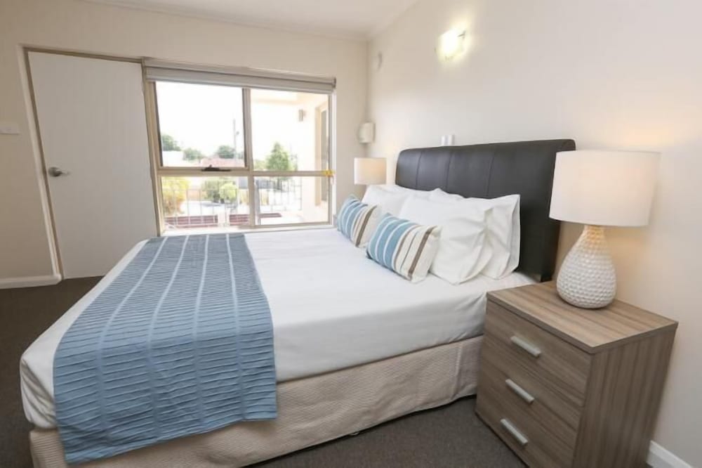 Deluxe Suite, 1 Bedroom, Non Smoking (King Deluxe Suite)