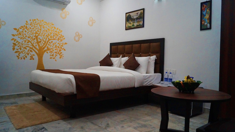 Premium Room With Private Sitting Area