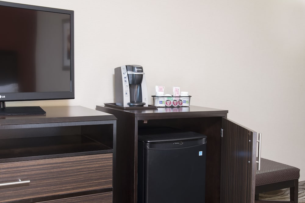 Suite, Multiple Beds - Photo 2