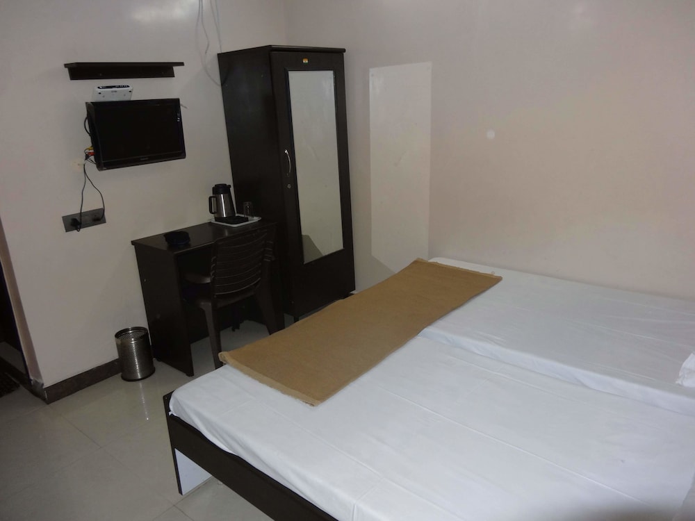 A/C Double Room - Photo 5