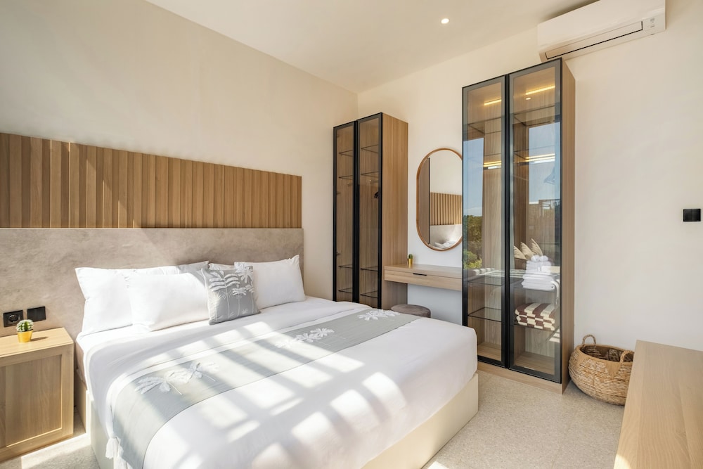 Deluxe Villa, 3 Bedrooms, Balcony, Garden View photo 1