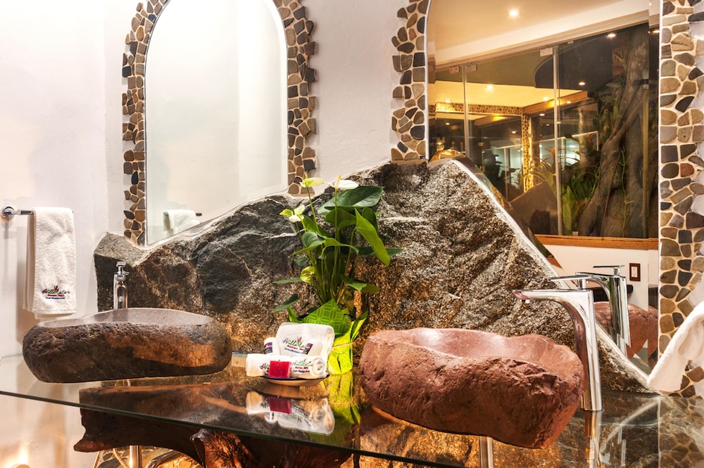 Jungle Love Nest-ocean View