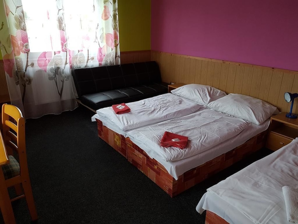 Standard Room, Multiple Beds - Photo 3