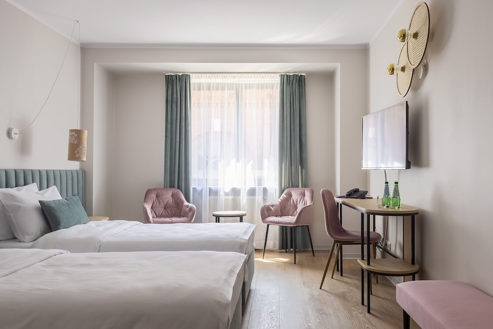 Deluxe Double or Twin Room - Photo 4