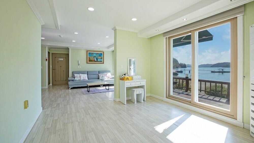 Room (VIP group, family (Two room)) - Photo 3