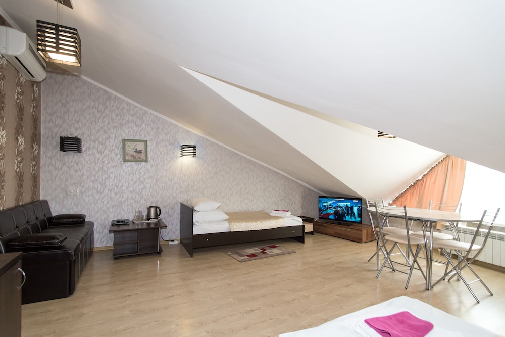 Triple Room, Mezzanine photo 1