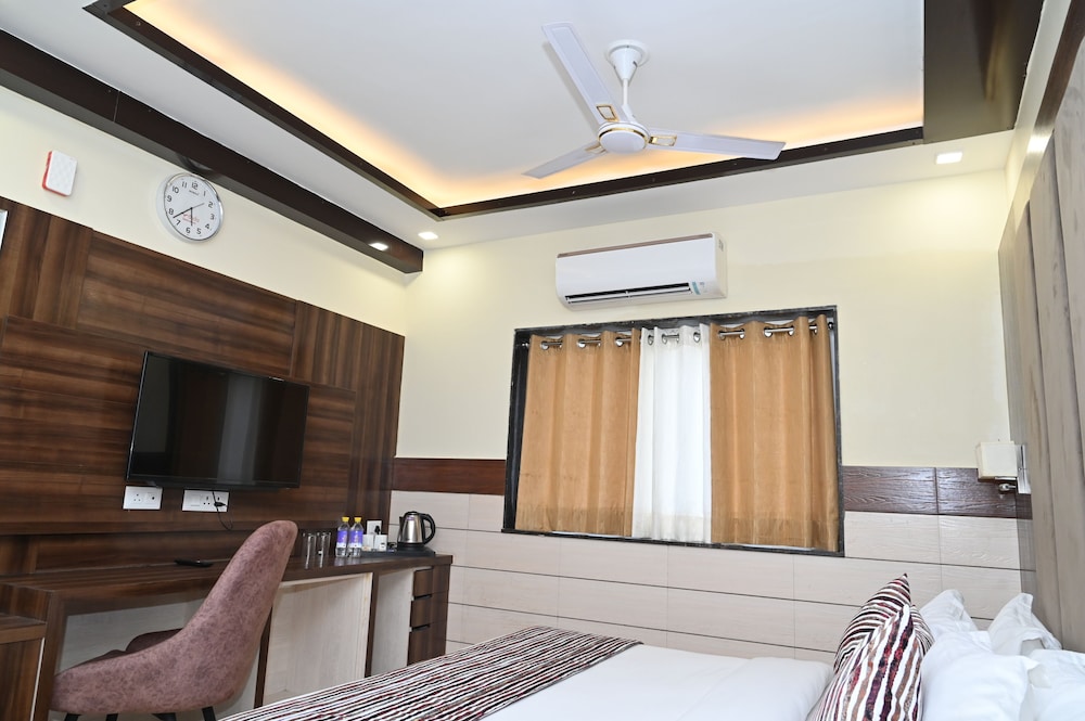 Deluxe Double Room - Photo 9
