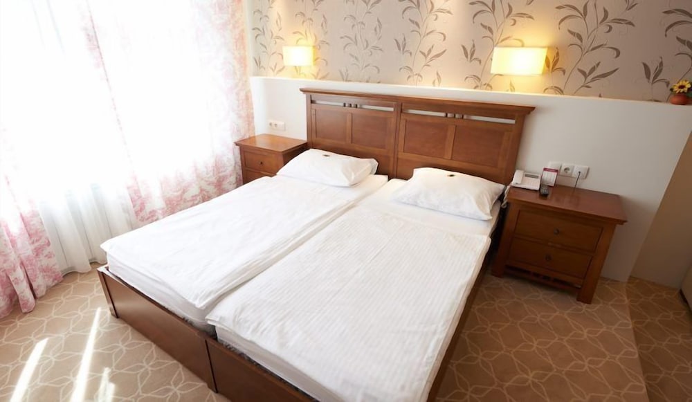 Standard Double or Twin Room - Photo 4