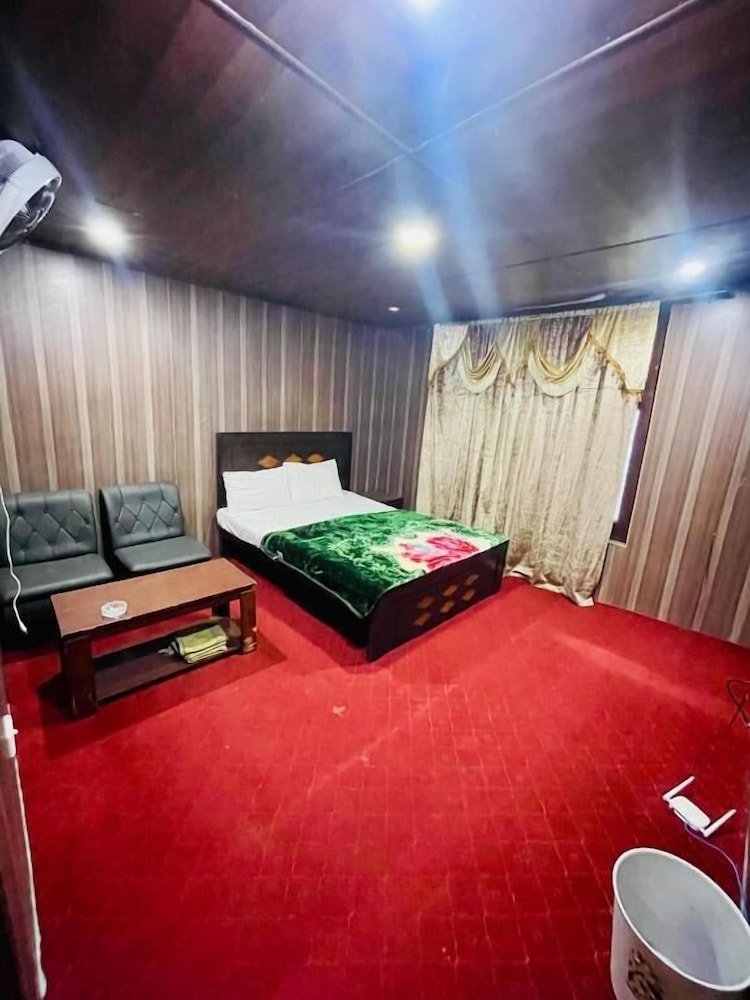 Deluxe Double or Twin Room photo 1