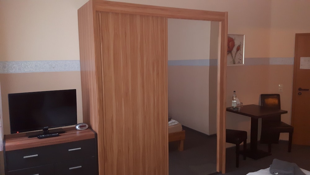 Standard Double Room - Photo 3