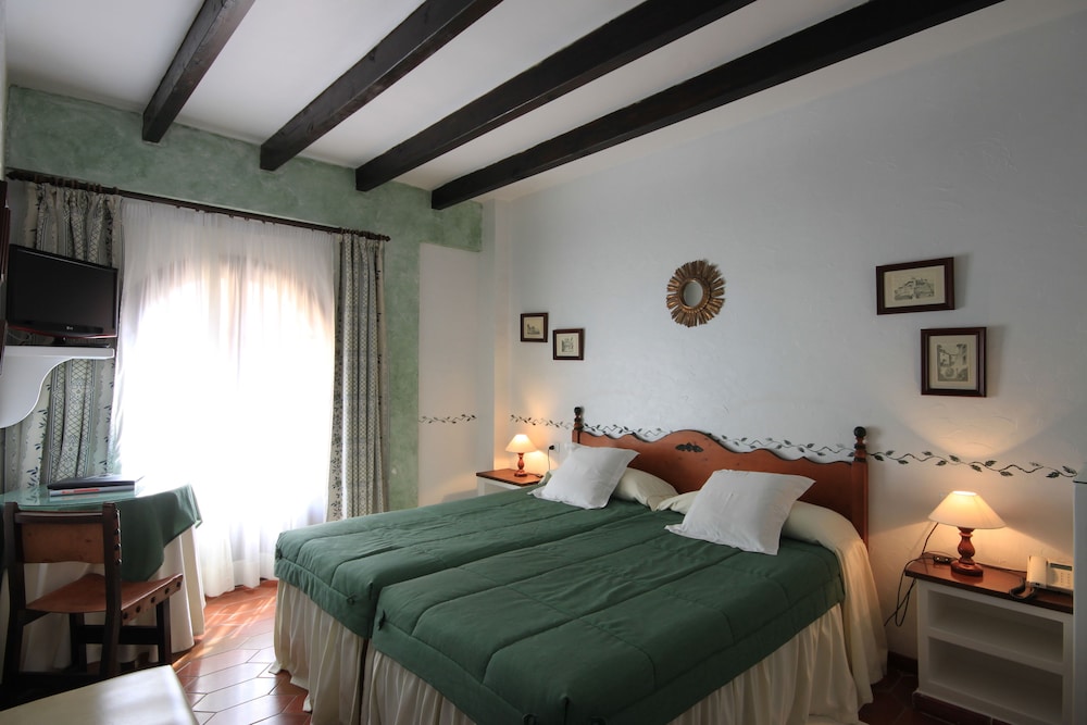 Economy Double Room photo 2