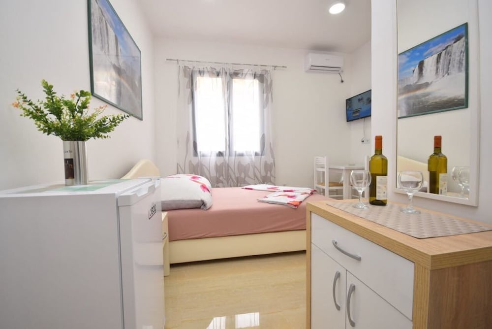 Basic Apartment