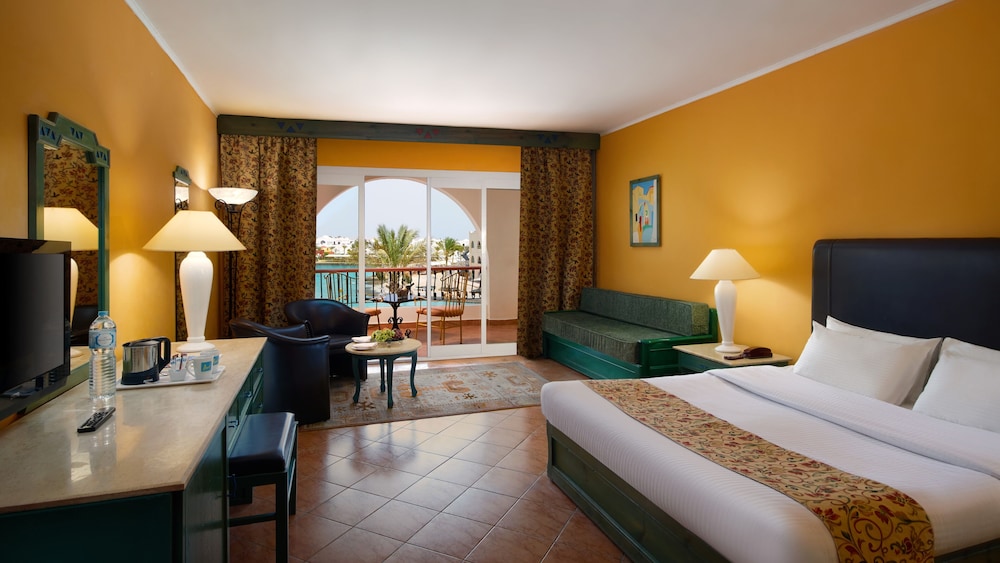 Standard Room, Lagoon View - Photo 1