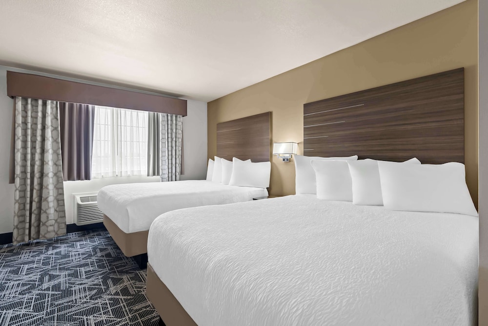 Suite, 2 Queen Beds, Non Smoking (Larger Room) - Photo 3