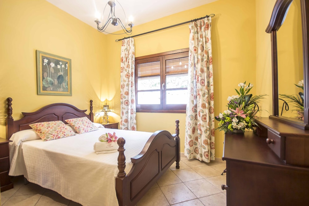 Villa, 2 Bedrooms (4 - 5 people) photo 2