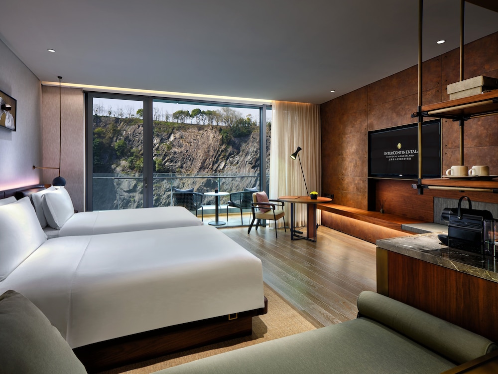 Deluxe Room, 2 Twin Beds, Balcony (Ruby) photo 1