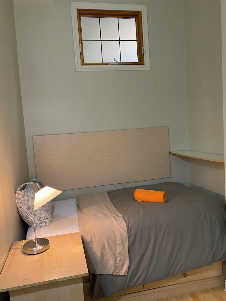 Single Occupancy Room, Private Wahsroom