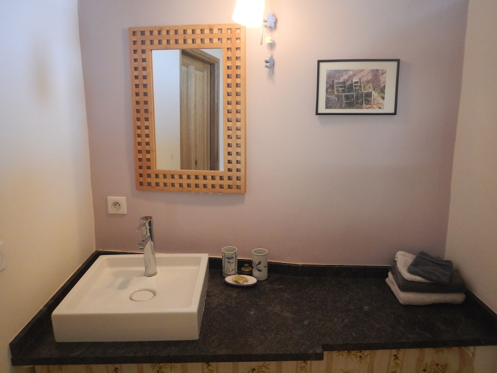 Double Room, 2 Twin Beds (Saturnin) photo 2