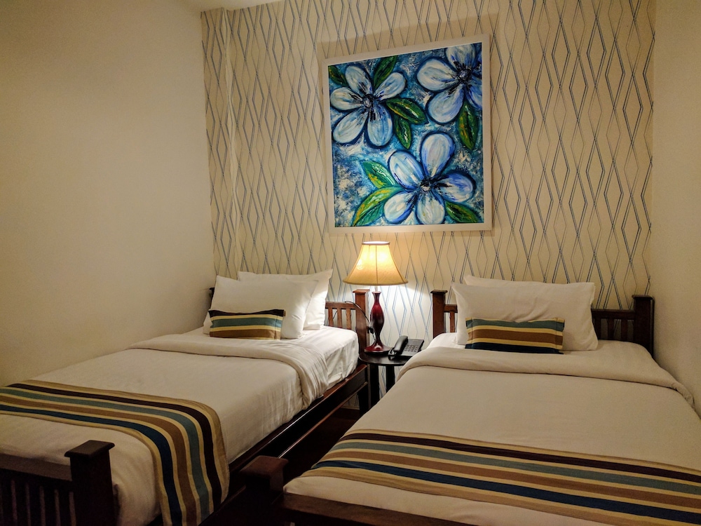2 Bedrooms, Family Suite thumbnail 6