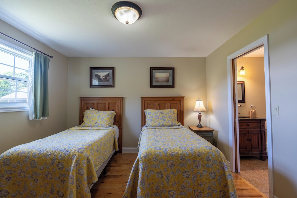 Luxury Cottage, 3 Bedrooms (Meadowvale) photo 3