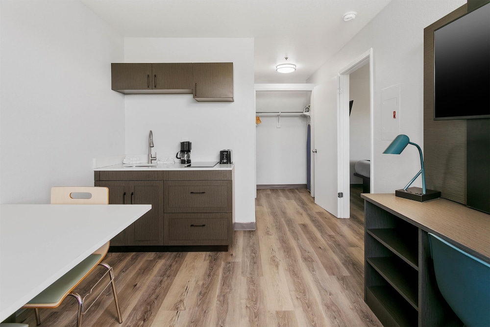 Standard Studio, 2 Queen Beds, Non Smoking, Kitchenette photo 3