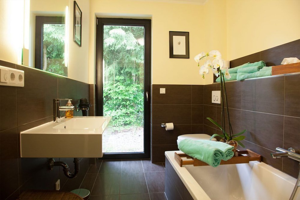 Apartment (Cleaning Fee 120 EUR to be paid up front) photo 2