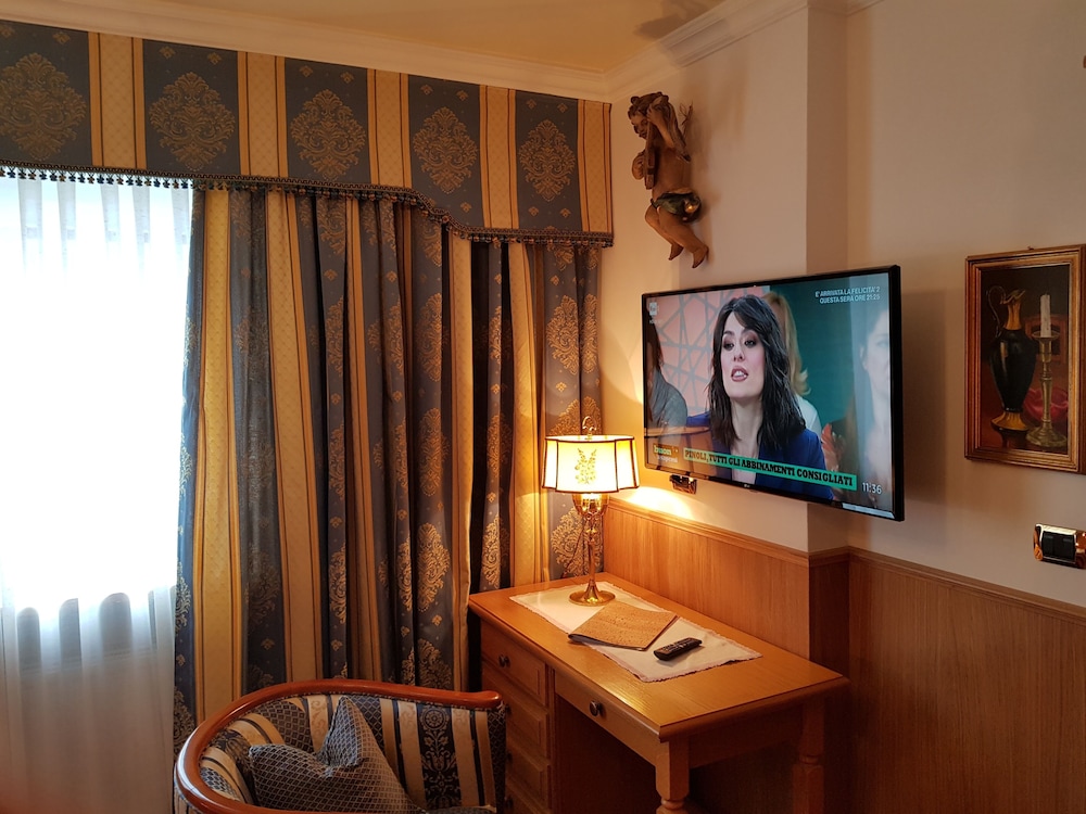 Classic Double Room - Photo 1