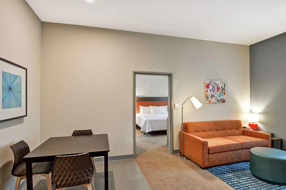 Suite, 1 King Bed, Accessible, Bathtub photo 1