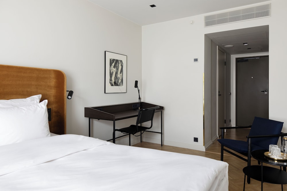 Room, 1 Queen Bed (Solo Queen) thumbnail 6