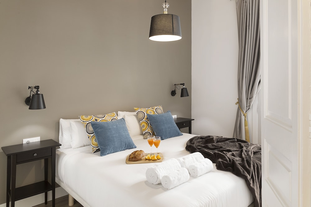 Luxury Apartment, 4 Bedrooms, Balcony photo 2