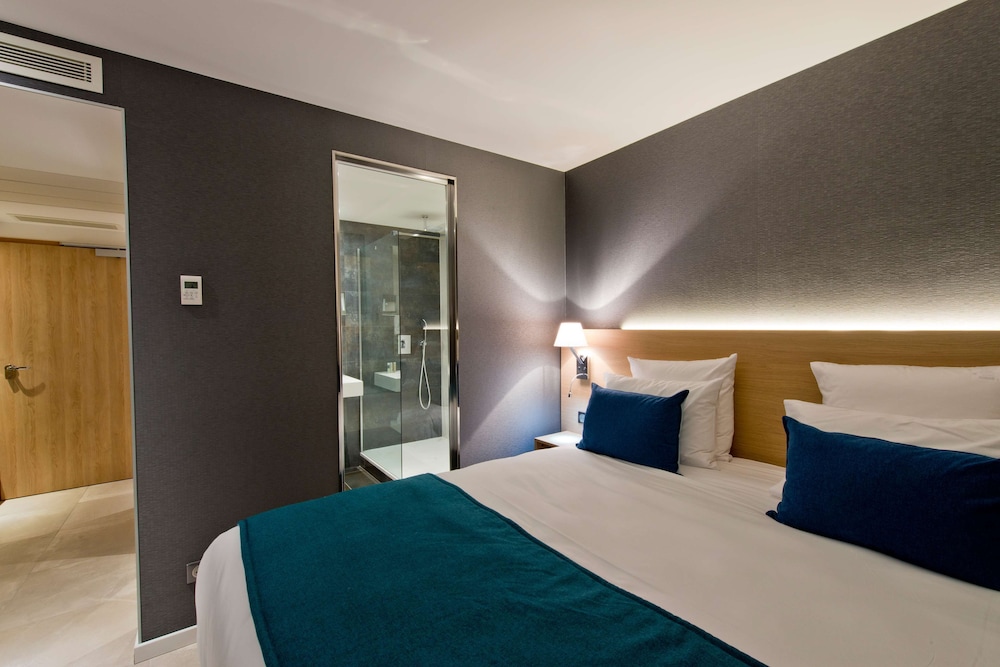 Superior Room, 1 King Bed, Terrace - Photo 3