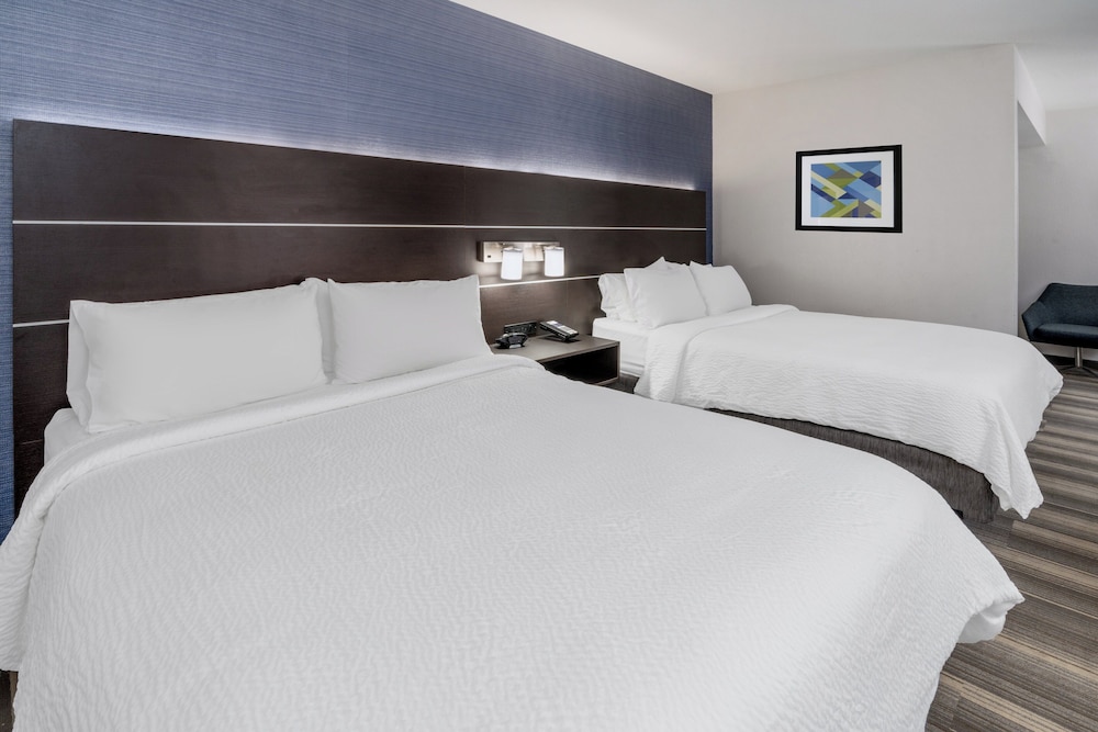Standard Room, 2 Queen Beds, Accessible (Accessible Tub) - Photo 1