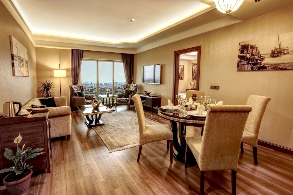 Presidential Suite photo 1