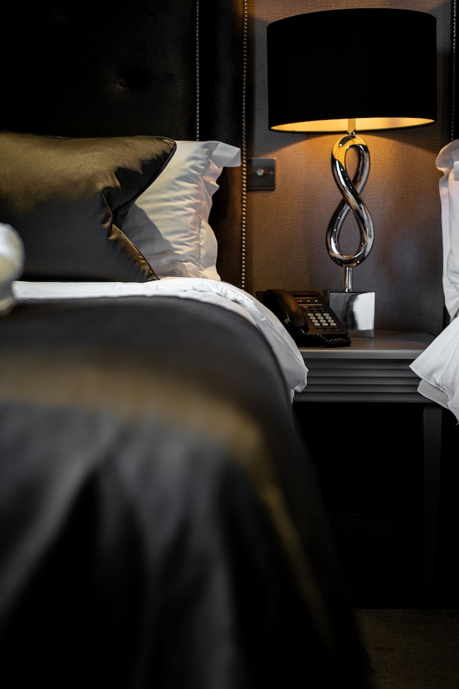 Standard Room, Multiple Beds, Non Smoking - Photo 4