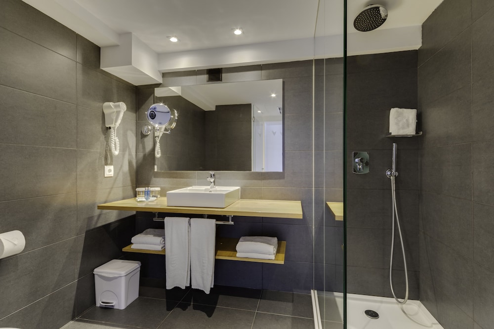 Junior Studio Suite, Partial Ocean View (3 Adultos + 1 Child)