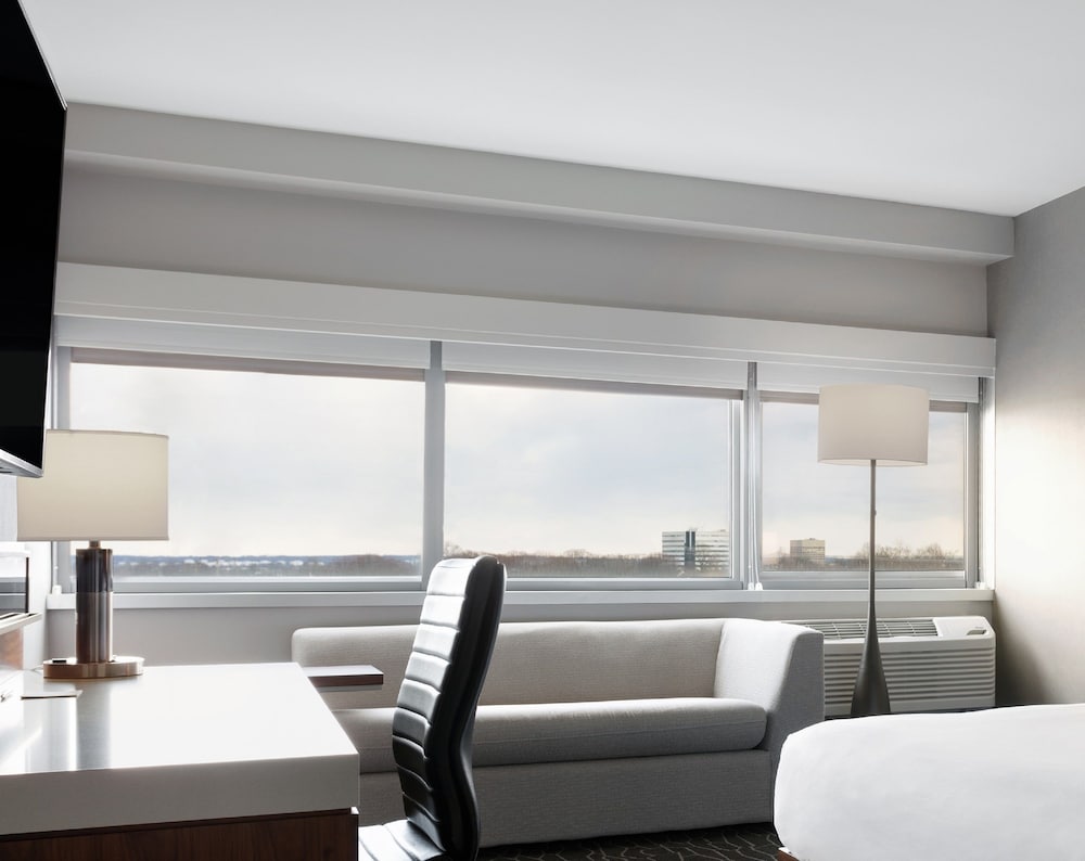 Suite, 1 Bedroom - Photo 5