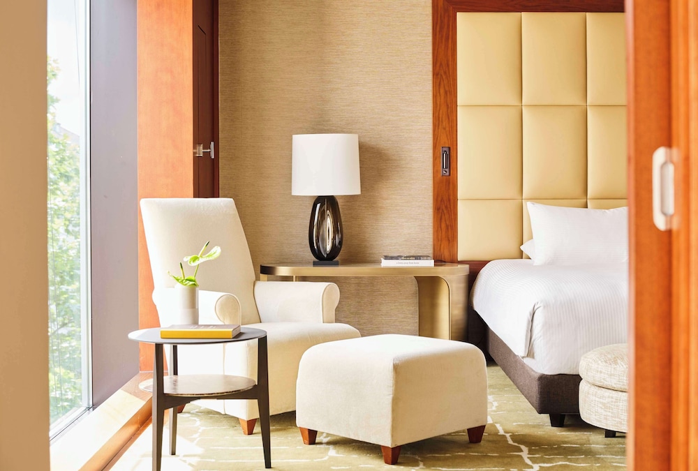 Suite (Ambassador) thumbnail 5