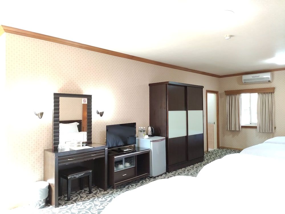 Deluxe Quadruple Room photo 2