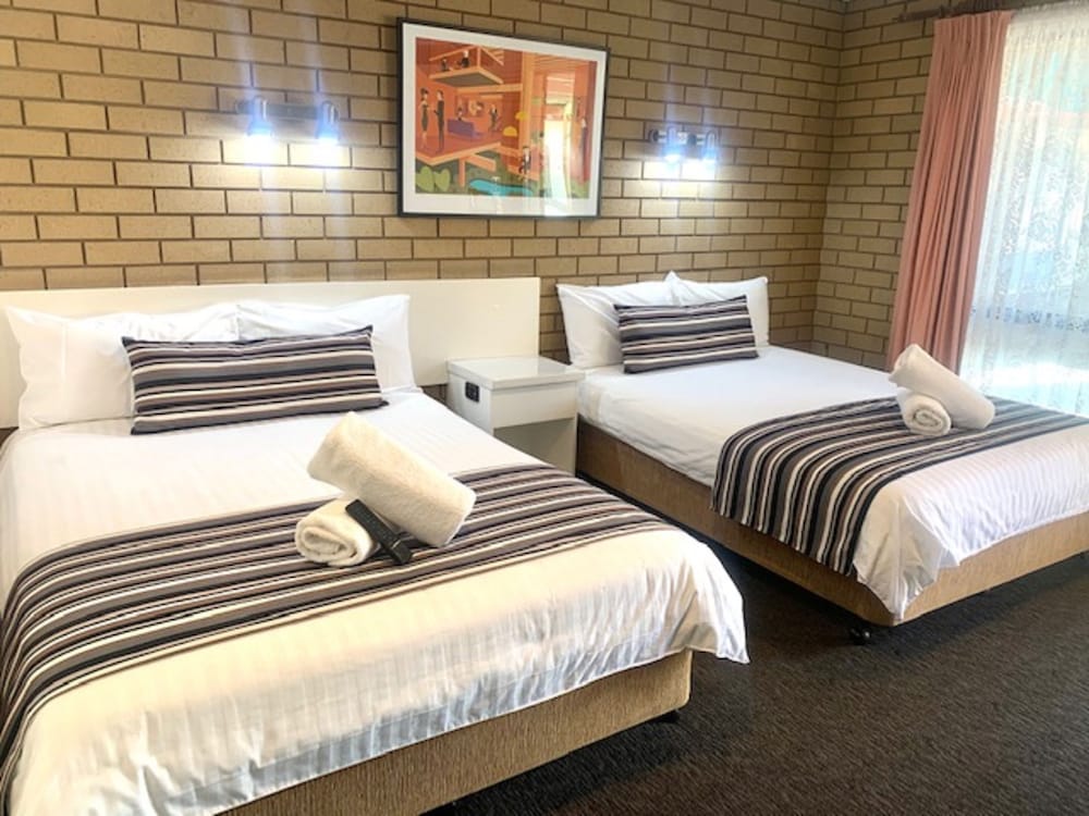 Double Twin Room (2x Doubles) photo 1