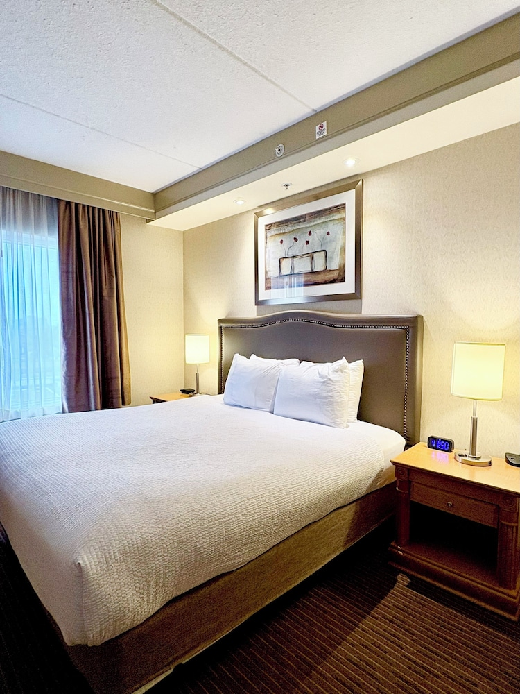 Business Suite, 1 King Bed with Sofa bed, Non Smoking - Photo 3