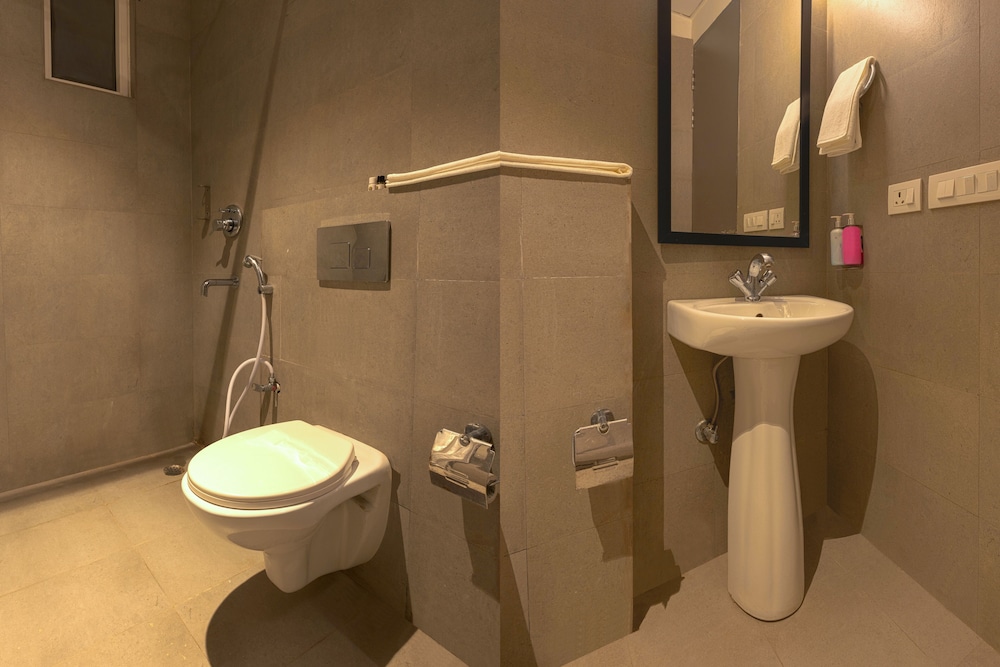 Super Deluxe Room with Free WiFi - Photo 3