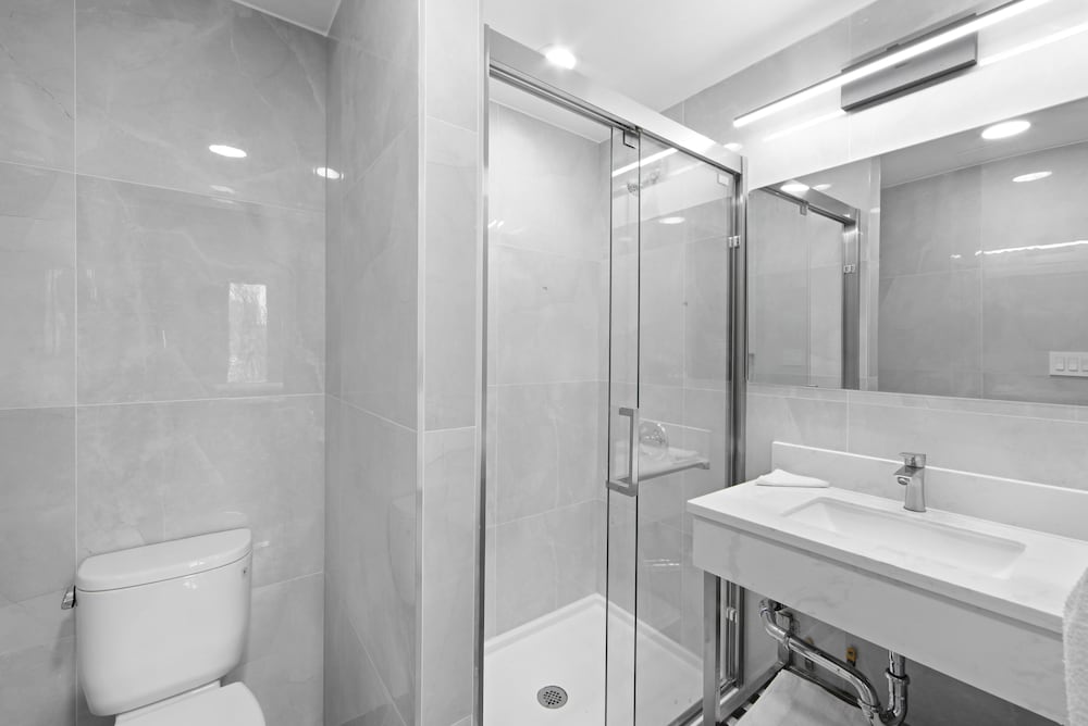 Deluxe Room - Photo 5