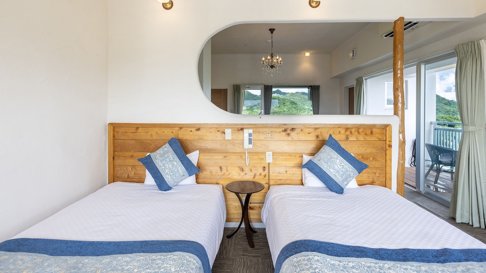 Premium Twin Room photo 2