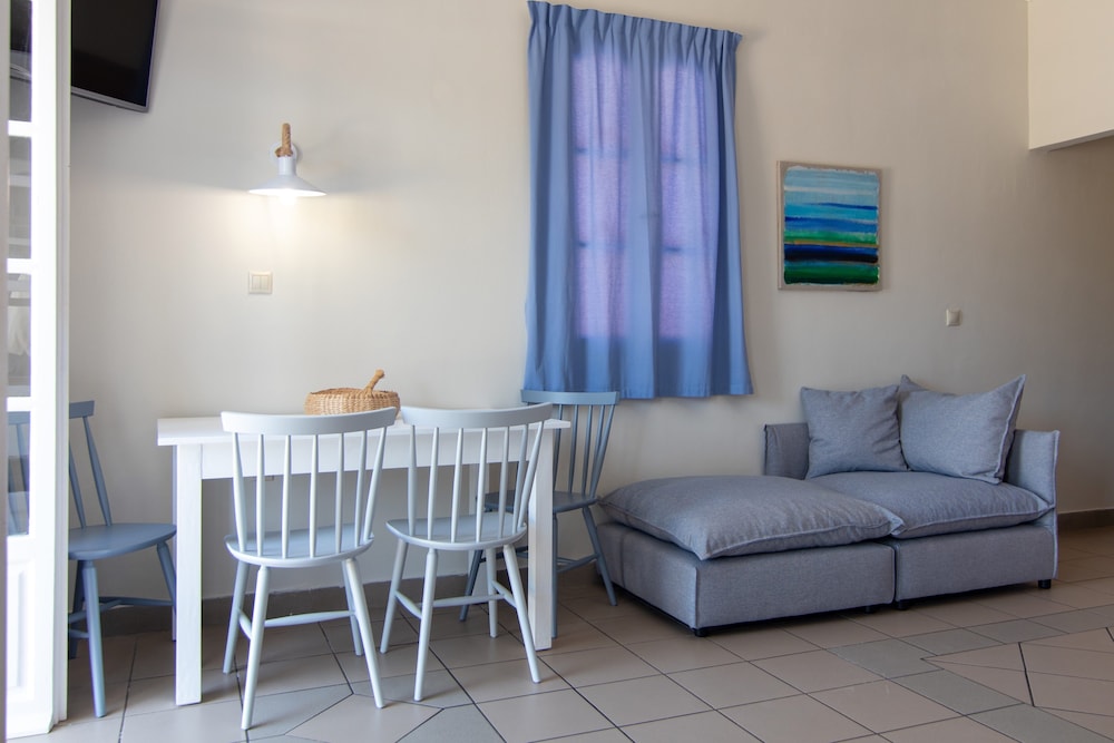 Studio, 2 Bedrooms, Sea View photo 3