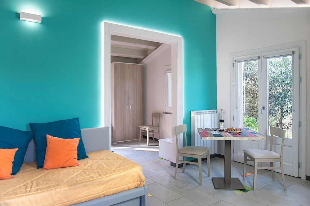 Deluxe Studio Suite